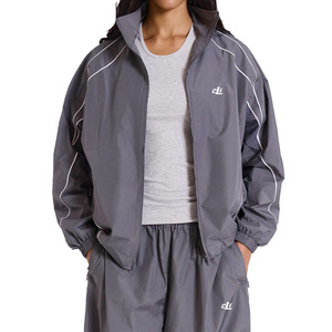 Survêtement coupe-vent unisexe multifonctionnel en nylon imperméable personnalisable avec veste à bandes réfléchissantes et pantalon large – Vente en gros - Product Image 3