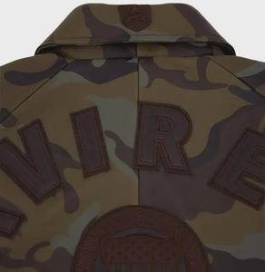เสื้อแจ็คเก็ตบอมเบอร์หนังลายพราง Avirex ทำมือสำหรับผู้ชาย – สตรีทแวร์สไตล์อเมริกัน - Product Image 2