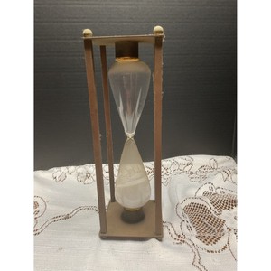Nouvelle conception de minuteur à sable en verre traditionnel avec cadre métallique pour la décoration intérieure et la mesure du temps - Product Image 3