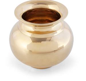 โถทองเหลืองแบบดั้งเดิมสำหรับใส่เครื่องบูชาในพิธีคาร์วาชาธ ดิวาลี มณฑร์ วิวาห์ จาก K Golden Brass - Product Image 5