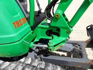 Máquina TB230 de Tamaño Compacto con Impresionante Capacidad de Excavación - Product Image 4