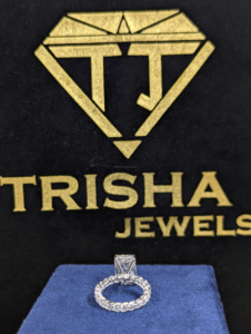 Bague de mariage élégante en diamant Moissanite VVS, argent sterling 925, bijoux fins de luxe par Trisha Jewels - Product Image 5