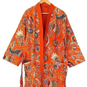 Veste matelassée Kantha confortable en coton pour femmes Robes de mariage de style indien avec motif de lettre Produit fini - Product Image 1