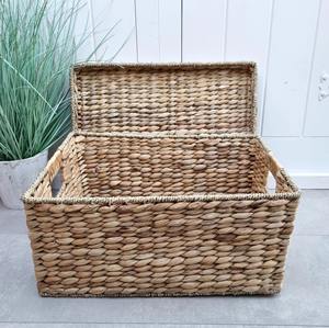 Cesta rectangular de jacinto de agua con tapa, tejida con hierba marina, cesta de almacenamiento hecha a mano, venta al por mayor, ecológica, hecha en Vietnam - Product Image 4