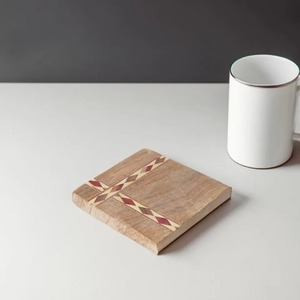 Sous-verres carrés en bois, design moderne, antidérapants, écologiques, durables, faits à la main pour la cuisine et la salle à manger - Product Image 3