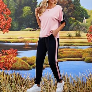Conjunto de Camiseta y Pantalones Deportivos Premium para Mujer, Ropa de Gimnasio, Tela Transpirable, Atuendo Deportivo Cómodo y Elegante para Entrenamiento - Product Image 2