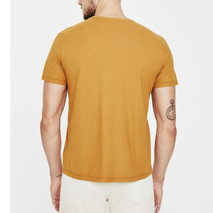 เสื้อยืดคอตตอน/ใยไผ่ทรงปกติ น้ำหนัก 180 กรัม สำหรับผู้ชาย คุณภาพระดับร้านค้าปลีก สัมผัสนุ่มพิเศษ พร้อมบริการ DDP ฟรี  ปรับแต่งได้สำหรับงานสกรีน - Product Image 3