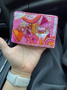 Monedero Artesanal de Lujo con Bordado a Mano Detallado y Decoraciones de Cuentas para Boutiques de Moda - Product Image 1