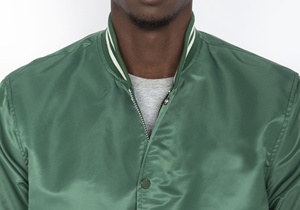 Bomber universitaire pour hommes blouson de baseball bombardier en soie et satin pour lettre avec broderie personnalisée OEM - Product Image 6