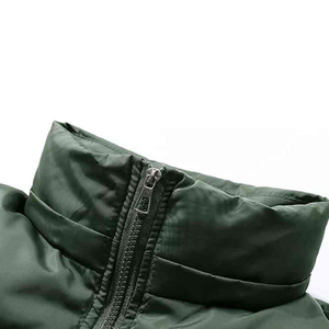 Veste matelassée à capuche pour femme, manteau d'hiver court avec poches zippées, vert uni, rembourrage en polyester épais, manches longues - Product Image 3