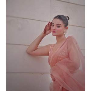 Saree de travail de séquence brodé de créateur pour les robes de fête dans les robes de carrière - Product Image 2