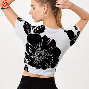 Camisetas Cortas Personalizadas 100% Algodón, Estilo Casual, Impresión DTG, Camiseta Corta para Mujer con Diseño y Logotipo Personalizados - Product Image 1