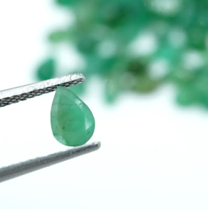 HAYAAT GEMS Émeraudes naturelles du Rajasthan, pierres précieuses facettées en forme de poire, 6x4mm, lot pour la fabrication de bijoux - 54 pièces - Product Image 4