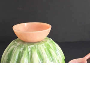 Moderna y Lujosa Ensaladera de Resina Fundida a Mano con Elegantes Patas Naranjas, Tazón para Servir de Epoxi Marmoleado con Acabado Pulido para Hoteles y Restaurantes - Product Image 2