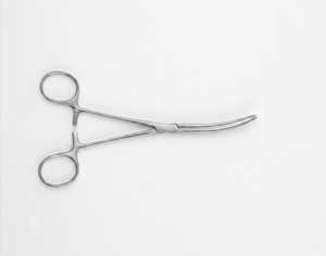 Pinzas Hemostáticas Quirúrgicas OEM Personalizadas, No Traumáticas, de 15.5 cm, Rectas y Curvas, con Mandíbula de 50 mm, Juego de Instrumentos de Acero Inoxidable - Product Image 2
