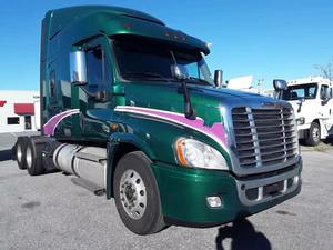 Véhicule de transport diesel à couple élevé et prix abordable pour opérations de conteneurs et de remorques - Product Image 2