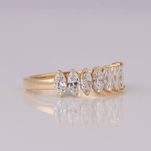 Anillo de Boda con 2 Diamantes Cultivados en Laboratorio con Corte Marquise, Oro Sólido de 14K, Anillo de Media Eternidad Minimalista para Aniversario - Product Image 2