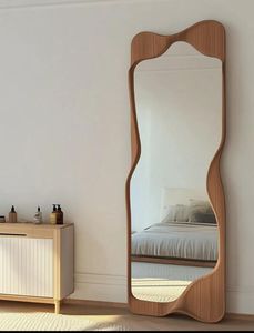 Miroir sur pied en bois écologique à cadre irrégulier, style ferme moderne, pour la maison, la chambre et le salon - Product Image 1
