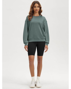 Sweat à capuche noir tendance pour femme, en tissu non tissé respirant et à séchage rapide, avec logo avant et manches unies, idéal pour un style urbain audacieux en hiver. - Product Image 3