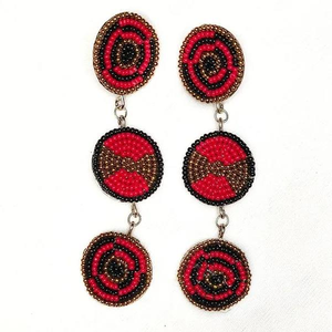 Pendientes Bordados a Mano con Cuentas para Mujeres y Niñas de la India por MD HANDICRAFTS - Product Image 1