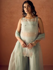 Conjunto de Kurti, pantalón y dupatta de viscosa y seda Chanderi para mujer, con bordado de lentejuelas, ideal para bodas, fiestas y eventos étnicos. - Product Image 3