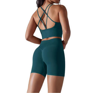 Ensemble de survêtement tendance pour femmes grandes tailles, en tissu uni, pour le yoga et le sport, deux pièces, short à manches courtes, antibactérien - Product Image 6