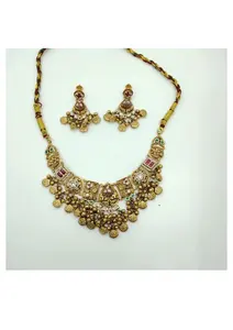 Conjunto de Collar Choker Tradicional en Tono Dorado con Cuentas Antiguas y Pedrería, Joyería Elegante para Novia con Pendientes Colgantes - Product Image 2