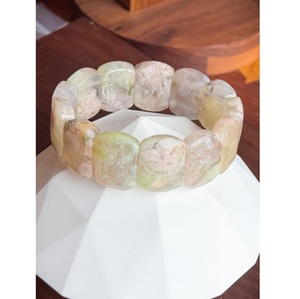 Pulsera de Resina de Lujo Hecha a Mano con Efectos de Color Atractivos, Accesorio de Moda Elegante para Colecciones de Boutique - Product Image 1