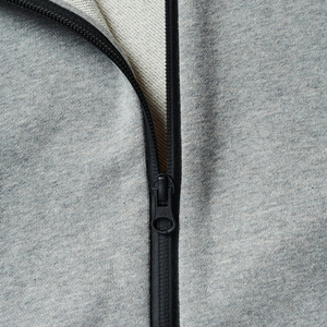 Ensemble sweat à capuche et short pour homme, gris et noir contrastés, style décontracté, coupe confortable, sweat à capuche demi-zip avec short - Product Image 5