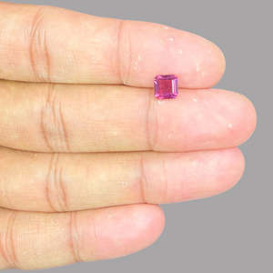 พลอยทัวร์มาลีนรูเบไลต์ธรรมชาติแบบเม็ดเดี่ยว 0.93 กะรัต - Product Image 2