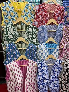 Lote al por mayor de chaquetas de algodón acolchadas reversibles y transpirables para mujer, ideales para fiestas, invierno/primavera/verano. - Product Image 2