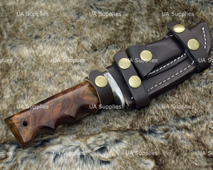 Couteau de camping à lame fixe en acier Damas de 9,5 pouces, manche en bois, pointe de lance, étui en cuir, personnalisable OEM, par UA Supplies - Product Image 6