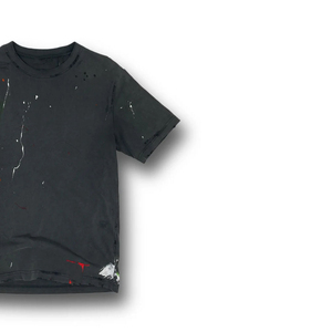เสื้อยืดคอกลมแขนสั้นสีดำล้างสีสำหรับผู้ชาย พิมพ์ลายสาดสีสไตล์สตรีท - Product Image 4