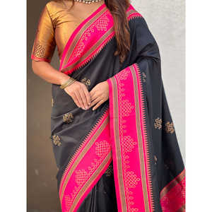 Sari en soie noire douce traditionnelle Elite Weaves avec contraste tissé Zari 650g pour mariages - Product Image 2