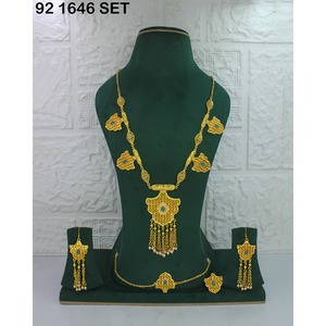 Trendy Gold Plated Alloy Fashion Jewelry Set Gold Plated Women's Classic Alloy Necklace and Earring Set for <b>Wedding</b> Engagement - Product Image 1