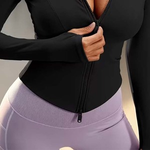 Combinaison de sport pour femme à col montant et demi-zip, idéale pour l'exercice intensif et le yoga - Product Image 5
