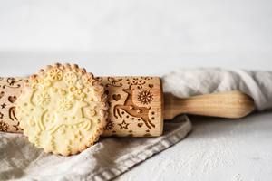 Premium Reindeer Design Wooden Rolling Pin Perfect for Christmas Baking Home Kitchens And Holiday <b>Cookie</b> Making <b>Tool</b> From India - Product Image 4
