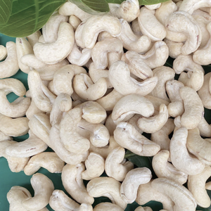 Offre Spéciale : Noix de cajou brutes de qualité supérieure (WW180, WW240, WW320, LP) – Prix compétitif au Vietnam, emballage personnalisé disponible - Product Image 1