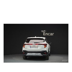 Kia Seltos 1.6 Turbo Essence 2WD 2023 avec 2 253 km, Boîte Automatique, Sièges en Cuir, Caméra Arrière - Conduite à Gauche - Product Image 4