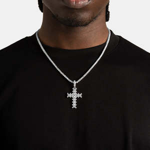 Pendentif croix rond serti de pierres |   Collier Croix Chrétienne |   Bijoux religieux en acier inoxydable Hip Hop - Product Image 2