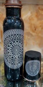 Botella de agua tradicional de cobre con beneficios ayurvédicos para la salud, diseño martillado para beber a diario, botella reutilizable ecológica. - Product Image 2