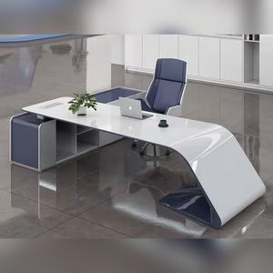 โต๊ะทำงานผู้บริหารดีไซน์ทันสมัย ผิวเคลือบ PU เกรด E0 โครงสร้าง HDHMR กว้าง 2600 มม. พร้อมที่เก็บของด้านข้าง - Product Image 5