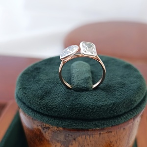 Anillo Abierto de Oro de 14 Quilates con Corte de Pera Namivaa para Mujer, Anillo de Compromiso Moderno Toi Et Moi, Elegante para Bodas y Fiestas - Product Image 3