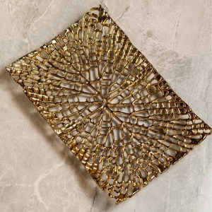 Meilleures ventes - Bol sculpté en métal doré fait à la main, plat de service décoratif glamour - Product Image 1