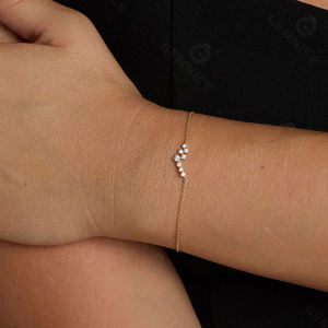 สร้อยข้อมือเงินแท้ 925 ชุบทอง ดีไซน์รูปดาวประดับเพชรแล็บ AMBER JEWELS T-3568 รับรองโดย IGI เหมาะสำหรับใส่ทุกวัน ทันสมัย - Product Image 2
