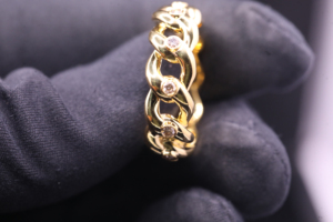 Montre bague tendance en moissanite style urbain avec sertissage griffe pour fiançailles, mariage et anniversaire - Product Image 5