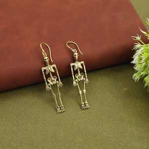 Pendientes Colgantes de Latón con Diseño de Esqueleto |   Joyería de Calavera Gótica |   Pendientes de Halloween |   Declaración Espeluznante |   Regalo para Ella - Product Image 2