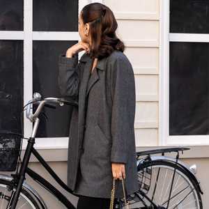 Abrigo largo de lana gris para mujer PW4329 hecho de lana y mezclas - Product Image 3