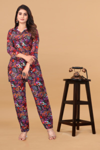 Conjunto de dos piezas de alta calidad con diseño estampado mixto para mujer, conjunto de ropa informal de poliéster y rayón con cuello redondo para mujer, traje de pantalón informal de verano. - Product Image 1