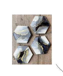 Juego de posavasos artísticos de resina hechos a mano con acabado brillante, una opción de regalo elegante para aniversarios, cumpleaños y ocasiones especiales. - Product Image 2